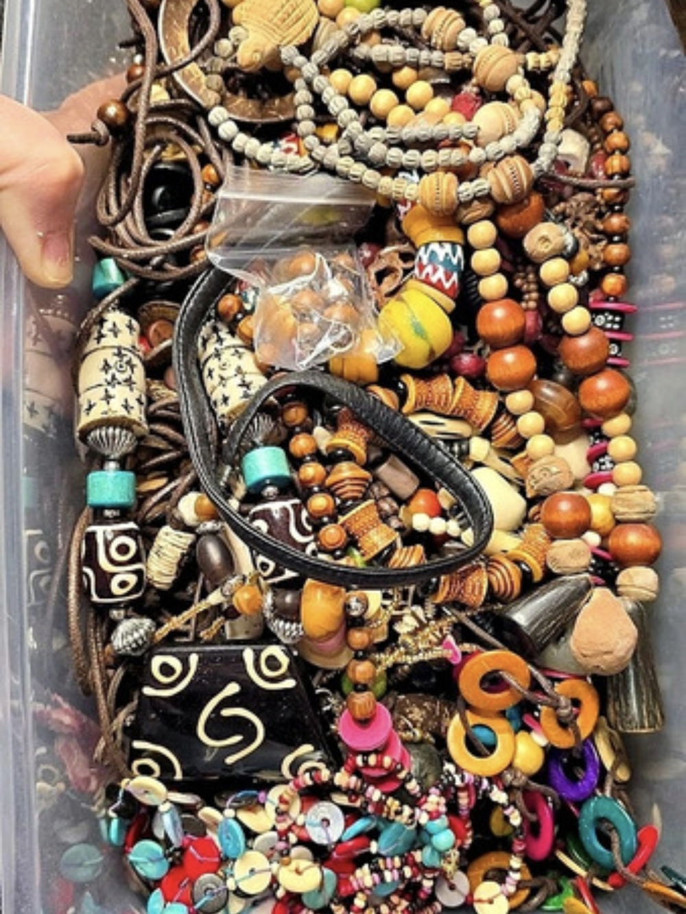 Wood Glass Plastic 75 Piece Assorted Mixed Jewelry Bundle 5lb 11 Oz - Picture 5 of 15